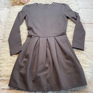Aritzia Sunday Best Tartine Flare Dress Gray sz 0